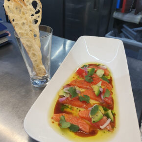 Филе форели слабосолёное на коже, 1 кг