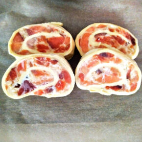 Рулеты из лосося